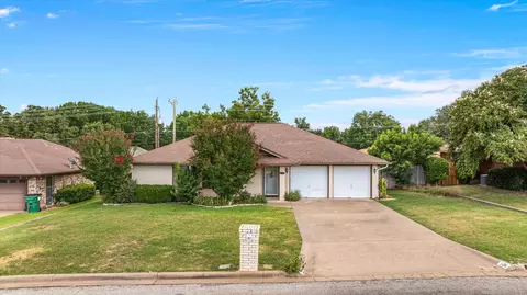 126 Ben Hogan Dr, Stephenville, TX 76401