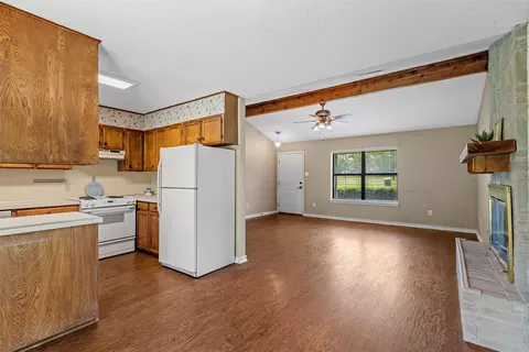 Living - 704 E Moonlight Dr, Robinson, TX 76706 photo 3 of 3