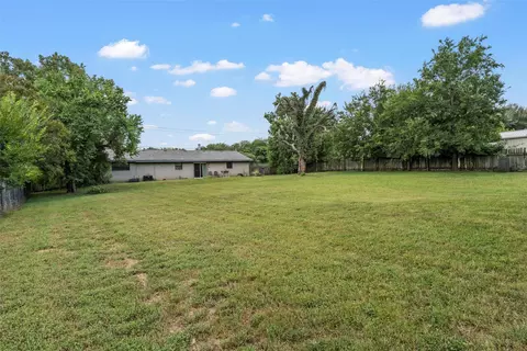 Exterior - 704 E Moonlight Dr, Robinson, TX 76706 photo 2 of 2