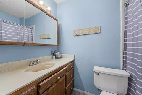 Bath - 704 E Moonlight Dr, Robinson, TX 76706 photo 2 of 2