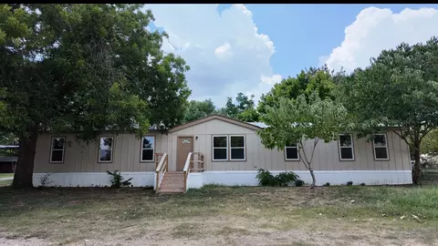 412 Maple St, Paradise, TX 76073