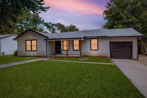 117 Parkview Dr, Arlington, TX 76010