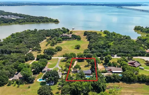 324 S Shady Shores Rd, Shady Shores, TX 76208