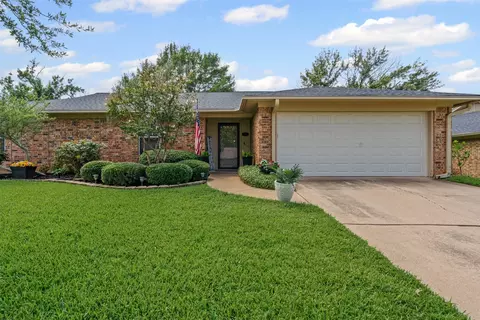 7609 Hunt Dr, North Richland Hills, TX 76182