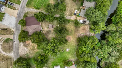 2808 Sky Harbour Dr, Granbury, TX 76049
