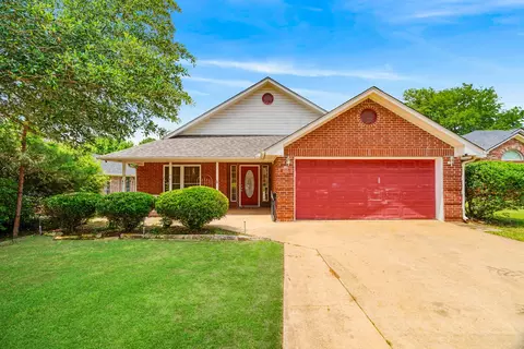 2705 Briarwood Dr, Paris, TX 75460