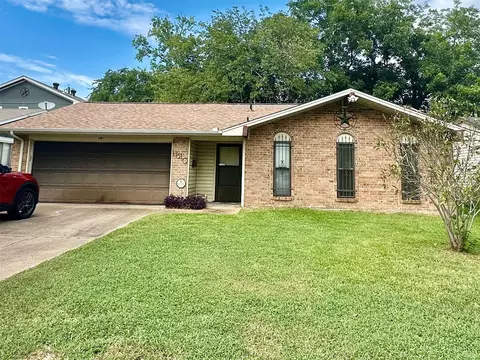 1610 Woodhaven Dr, Seagoville, TX 75159