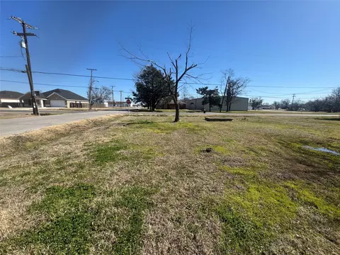 902 S Adelaide St, Terrell, TX 75160 photo 2