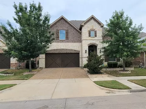 703 Hazelwood Ln, Euless, TX 76039
