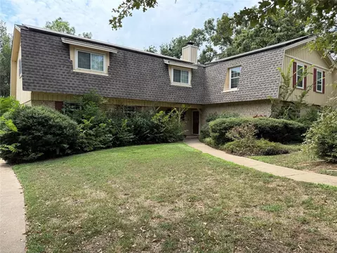 1816 Woodridge Dr, Arlington, TX 76013
