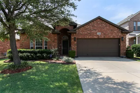 2328 Moccassin Ln, Fort Worth, TX 76177