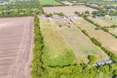 2010 S Houston School Rd, Lancaster, TX 75146