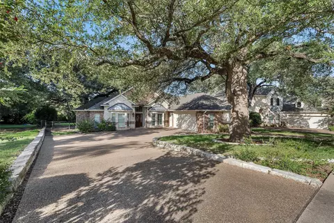 15000 Estancia Ln, Woodway, TX 76712