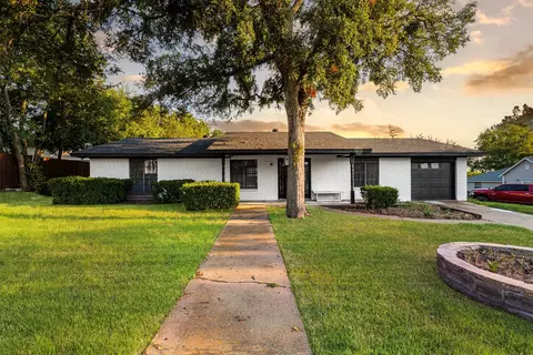 218 E 7th St, Weatherford, TX 76086