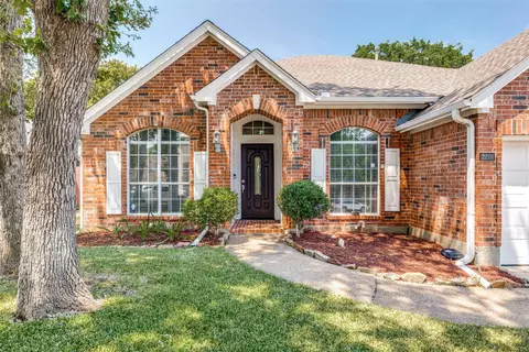 2201 Vista Ct, Corinth, TX 76210