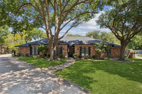 1406 Richards Cir, Desoto, TX 75115