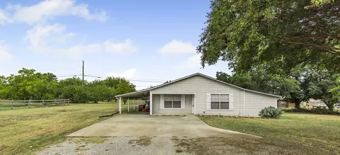 508 E Travis St, Leonard, TX 75452