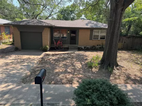 2000 Redwood Pl, Denton, TX 76209