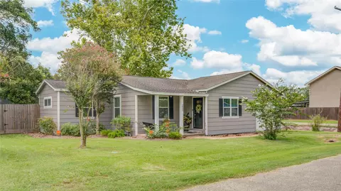 230 2nd St, Brazoria, TX 77422