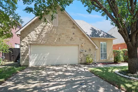 7702 Heather Ridge Ct, Irving, TX 75063