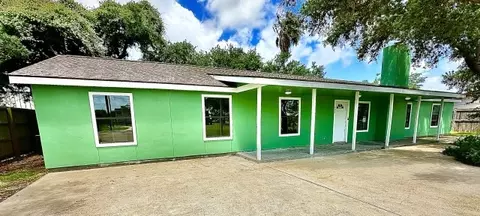 505 N 16th St, Port O'connor, TX 77982