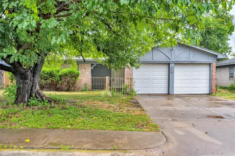 1768 Americana Blvd, Blue Mound, TX 76131