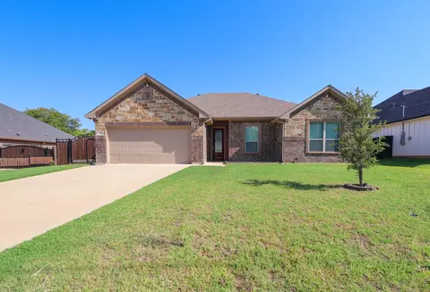 3225 Grady St, Forest Hill, TX 76119