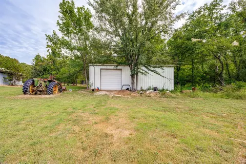 1549 Starr Rd, Denison, TX 75021 photo 4