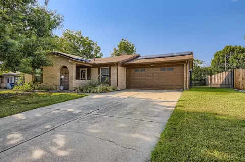 620 E Glendale St, Crowley, TX 76036