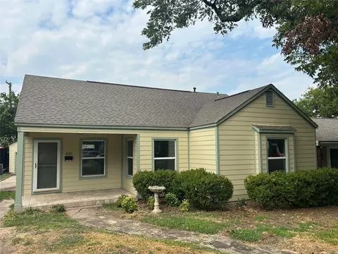 4020 Locke Ave, Fort Worth, TX 76107