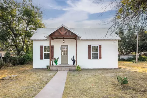 10 Forest St, Eden, TX 76837