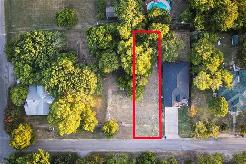505 W Spruce St, Whitewright, TX 75491