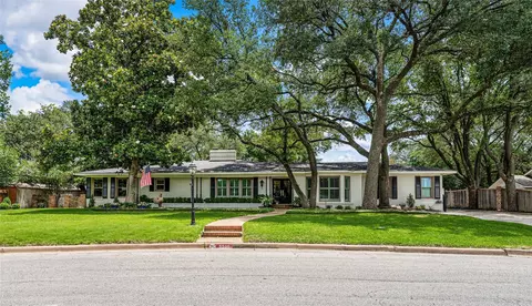 5200 Lockwood Dr, Waco, TX 76710