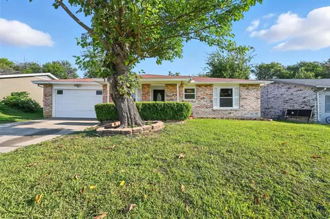 1603 Winderemere Dr, Arlington, TX 76014