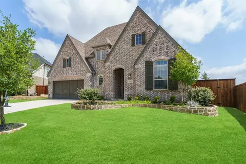 1205 Lake Hills Trl, Roanoke, TX 76262
