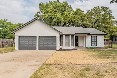 336 Oak St, Azle, TX 76020