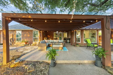 Exterior - 4641 Plainview Rd, Midlothian, TX 76065 photo 5 of 10