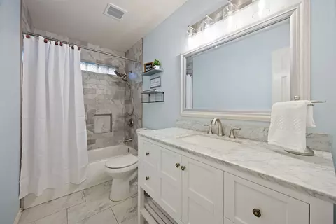 Bath - 4641 Plainview Rd, Midlothian, TX 76065 photo 4 of 4