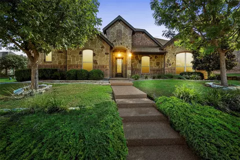 17034 Salado Dr, Woodway, TX 76712