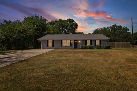 469 N 1st St, Point, TX 75472