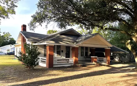 601 Spruce St, Teague, TX 75860