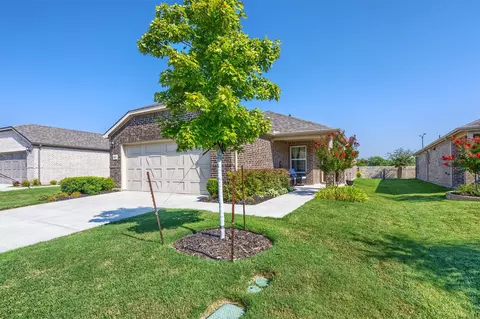 913 Hidden Eddy Dr, Mckinney, TX 75071
