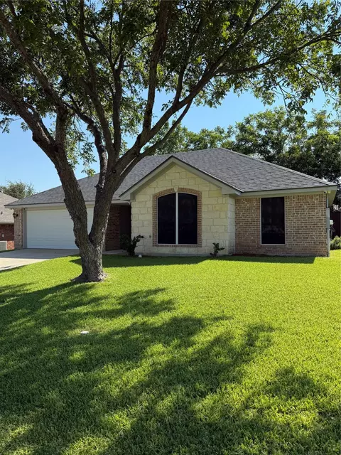 304 Woods Dr, Gatesville, TX 76528