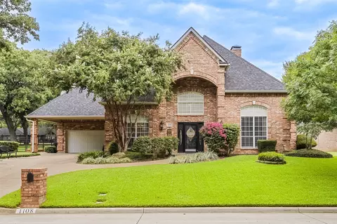 1108 Saint Andrews Dr, Mansfield, TX 76063