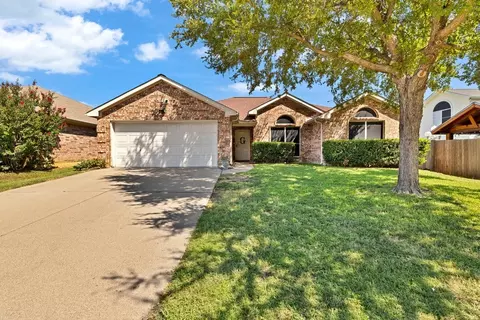 431 Hidden Ridge Dr, Burleson, TX 76028