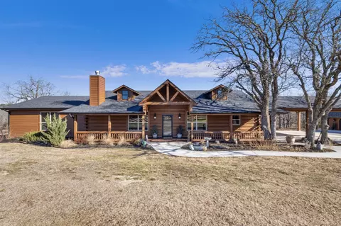 542 Whispering Oaks, Sunset, TX 76270