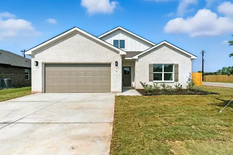 421 Jameson St, Springtown, TX 76082