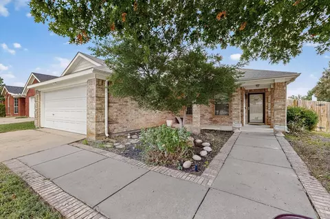5032 Valley Village Dr, Fort Worth, TX 76123