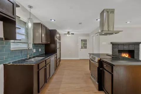 Kitchen - 1204 Elby St, Irving, TX 75061 photo 3 of 6
