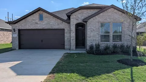 912 Boll Weevil Dr, Cleburne, TX 76031